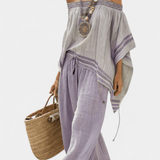 Бамбукова блузка с райета, с открити рамене и широки панталони за елегантен и свеж стил