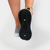 Спортни обувки с лека материя и гъвкава подметка