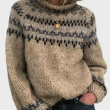 Плетен Дамски Пуловер с Кръгло Деколте